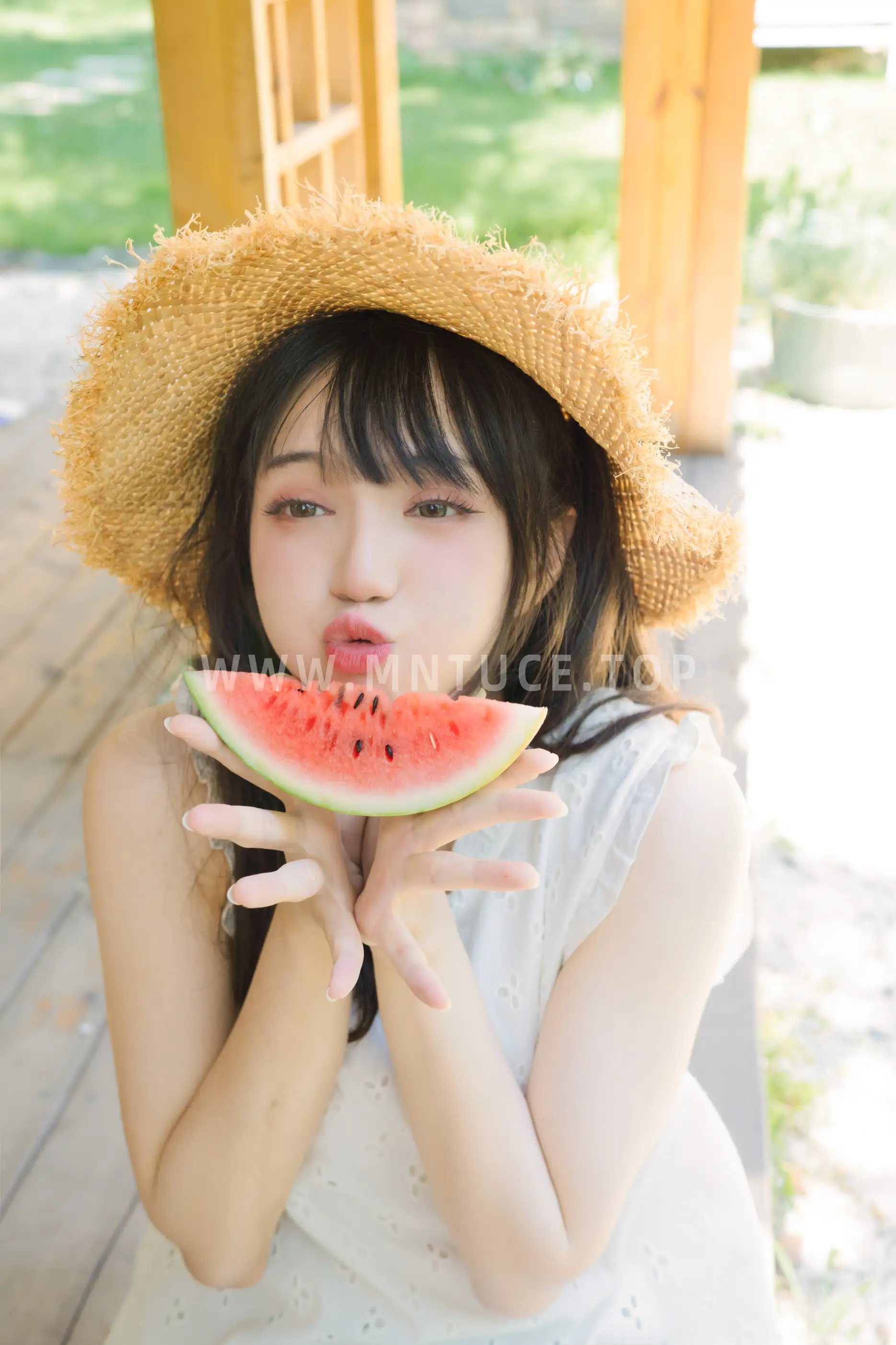 [YITUYU] 2022.09.05 Vol.1877 – Summer Girl and Watermelon 加 加 加#[39P]-36